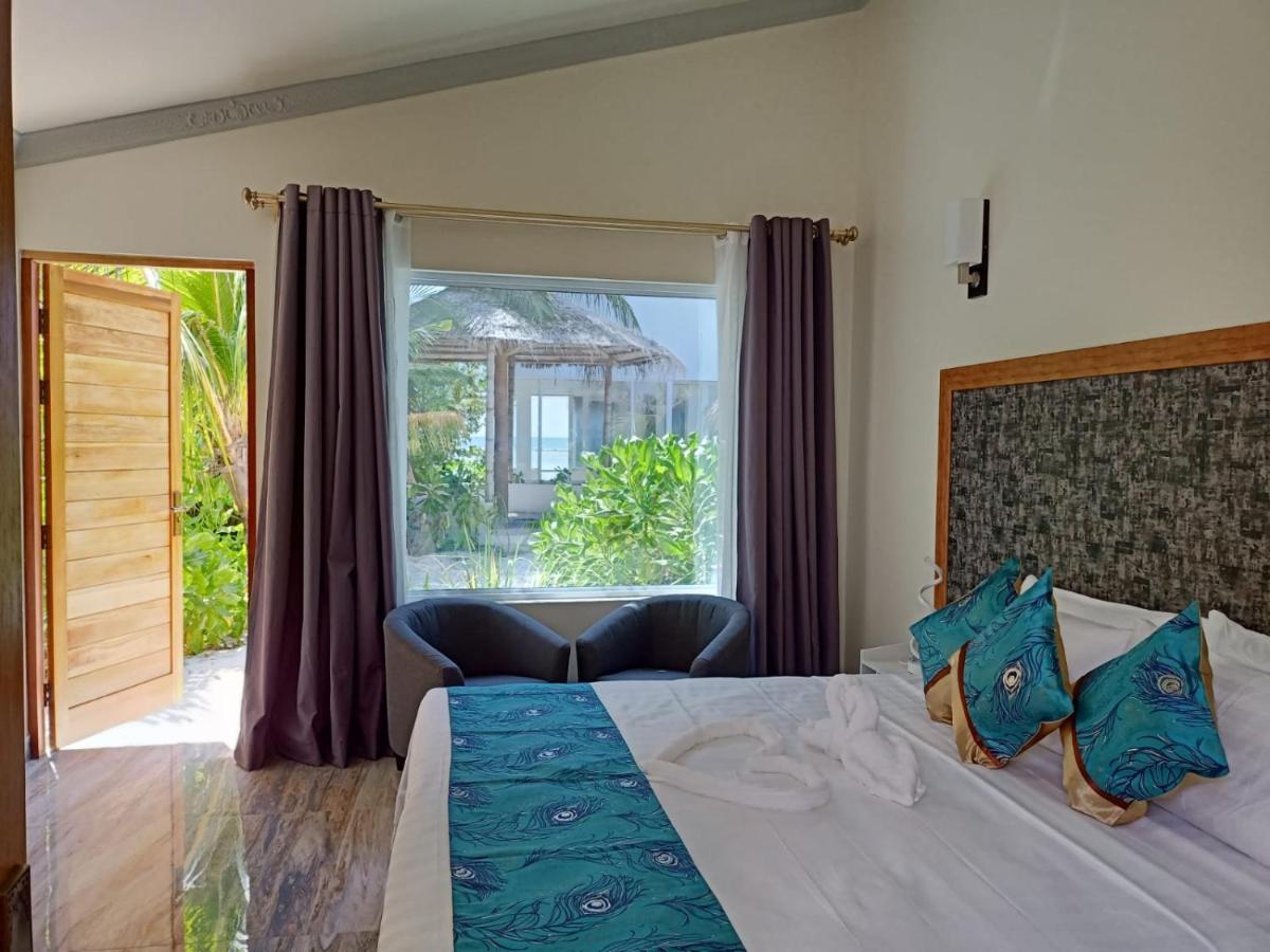 Island Life Maldives Retreat & Spa Magoodhoo エクステリア 写真
