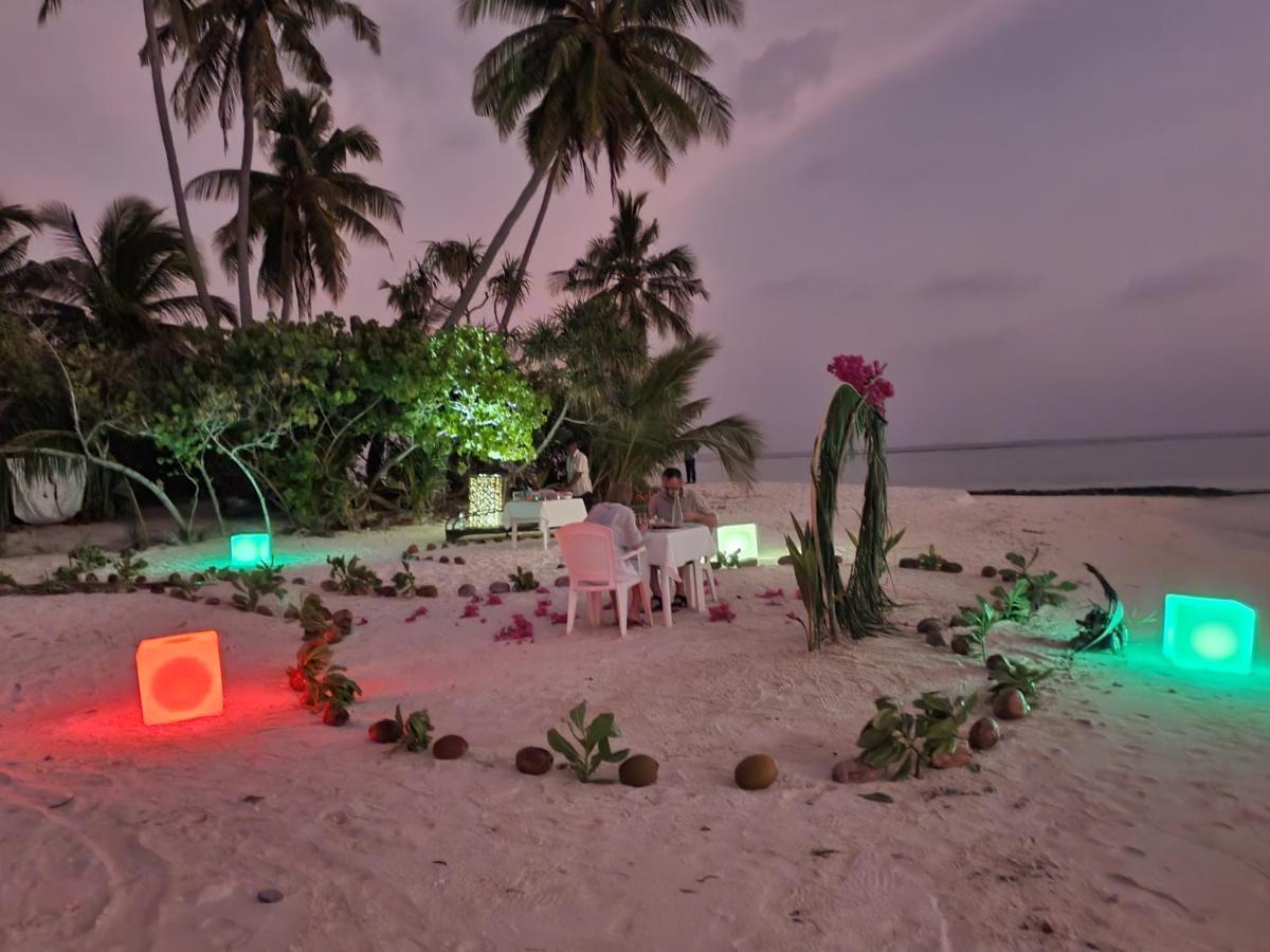 Island Life Maldives Retreat & Spa Magoodhoo エクステリア 写真