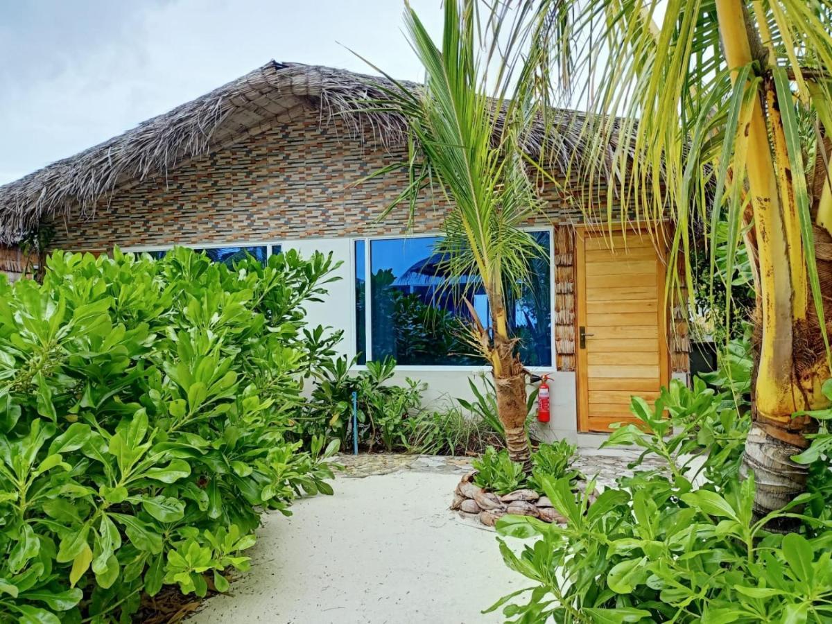 Island Life Maldives Retreat & Spa Magoodhoo エクステリア 写真