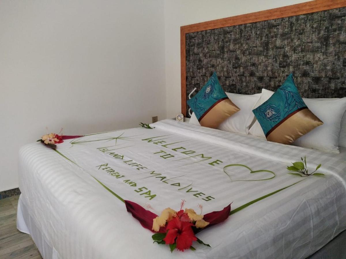 Island Life Maldives Retreat & Spa Magoodhoo エクステリア 写真